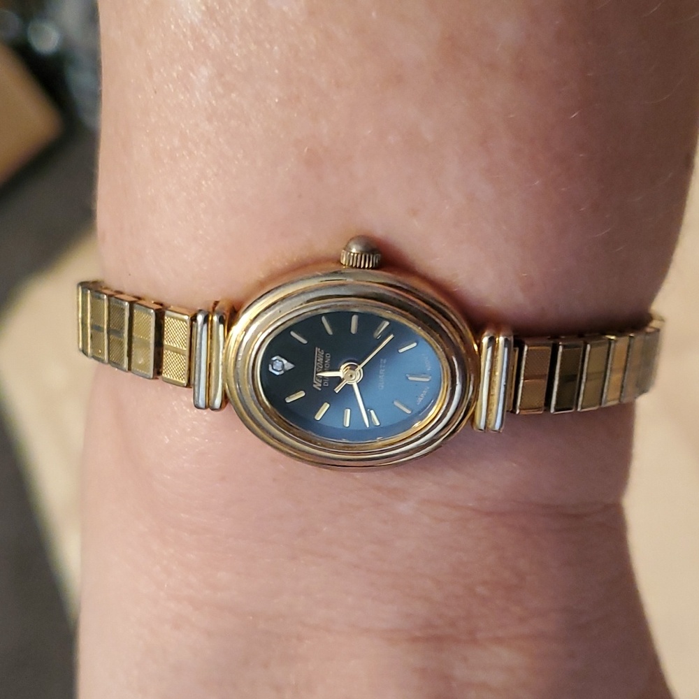 🌟Vintage Nelsonic Diamond Quartz Ladies Watch